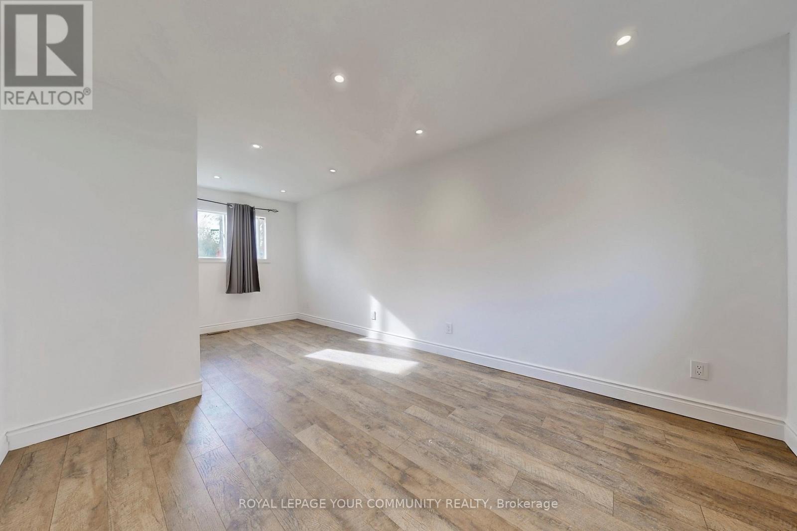 240 Royal Road, Georgina, Ontario  L4P 2T8 - Photo 15 - N12610508