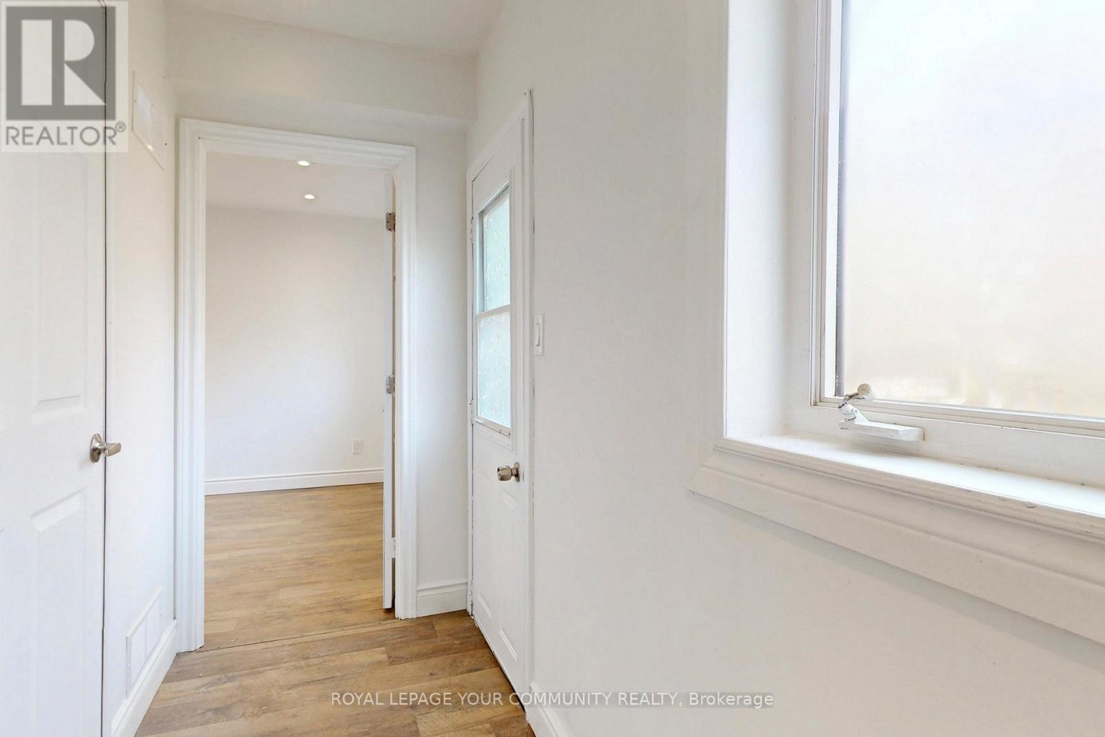 240 Royal Road, Georgina, Ontario  L4P 2T8 - Photo 37 - N12610508