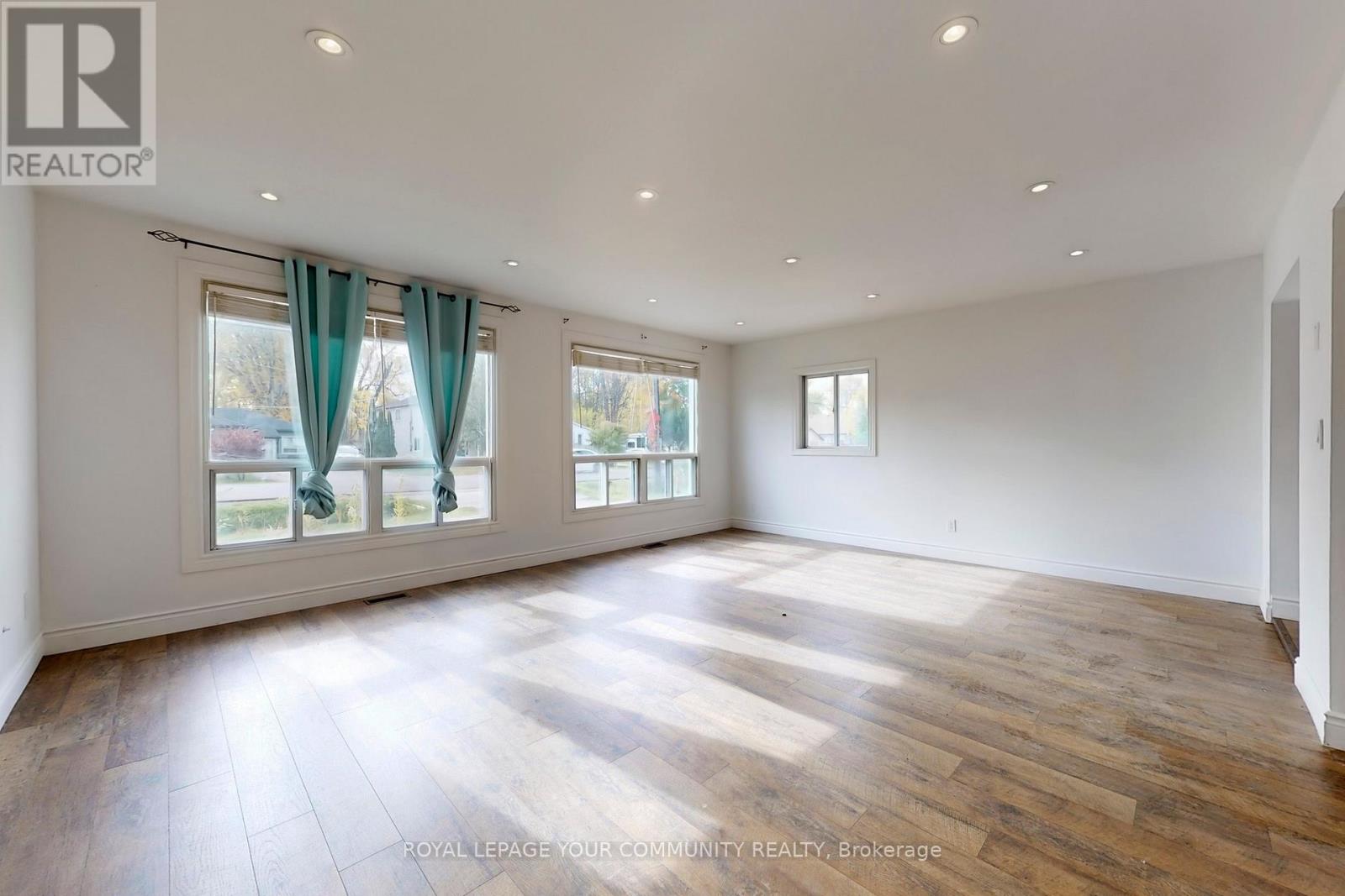 240 Royal Road, Georgina, Ontario  L4P 2T8 - Photo 8 - N12610508