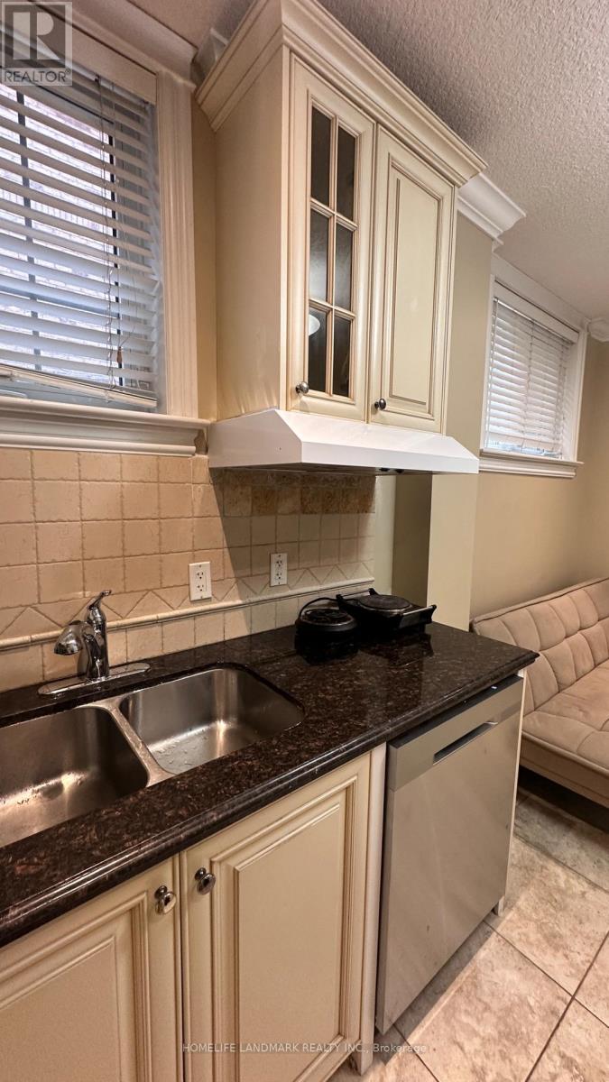 Lower - 202c Finch Avenue, Toronto, Ontario M2N 4R9 - Photo 9 - C12608662