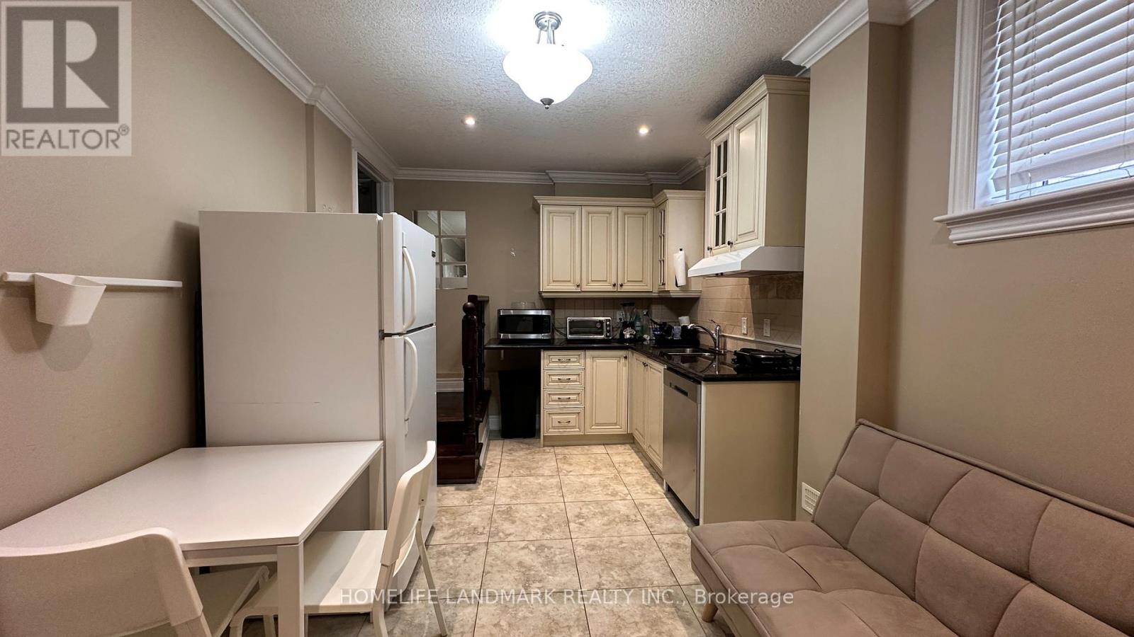 Lower - 202c Finch Avenue, Toronto, Ontario M2N 4R9 - Photo 2 - C12608662