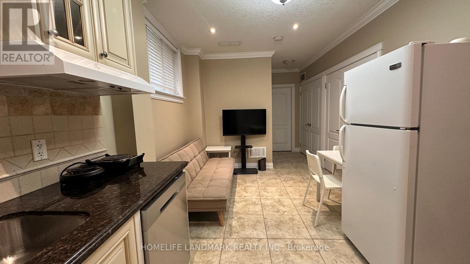 Lower - 202c Finch Avenue, Toronto, Ontario M2N 4R9 - Photo 6 - C12608662