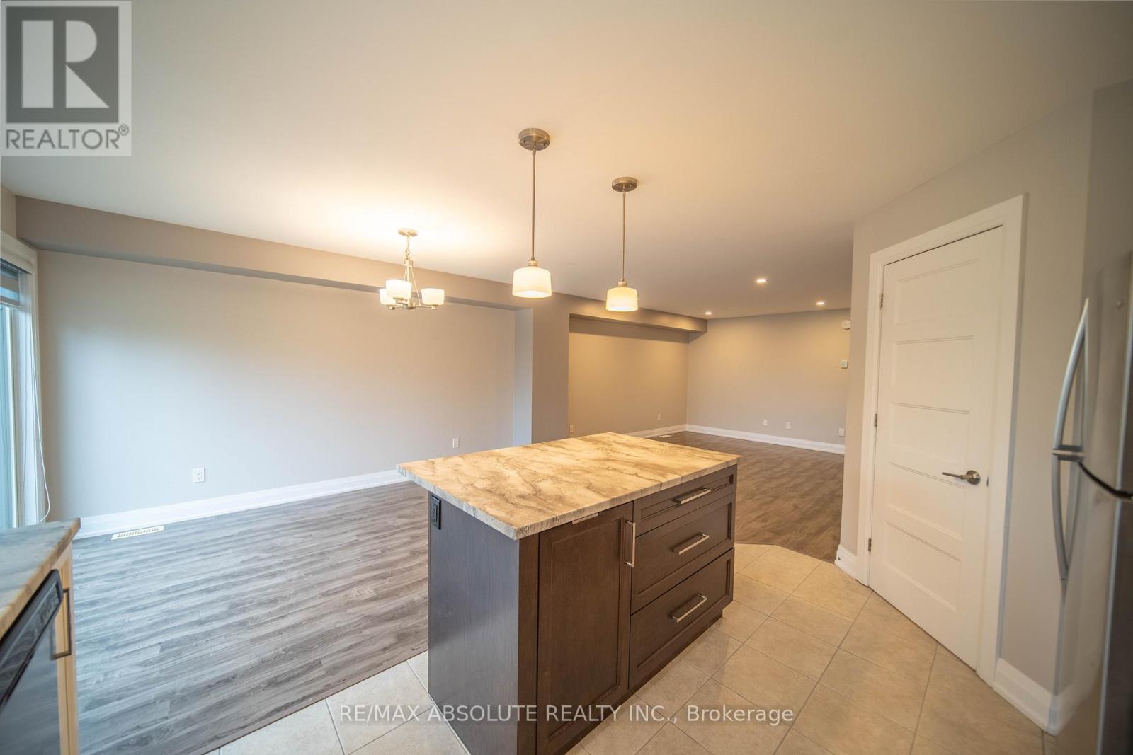 287 Belfort Street, Russell, Ontario  K0A 1W0 - Photo 12 - X12591778