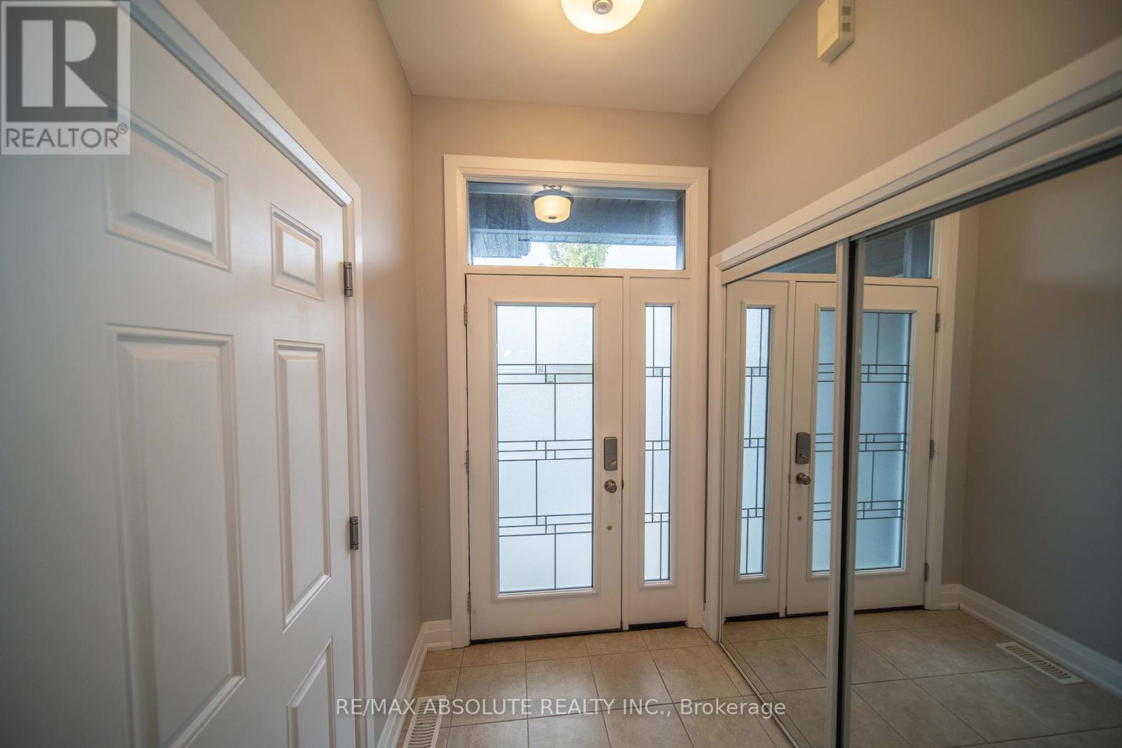 287 Belfort Street, Russell, Ontario  K0A 1W0 - Photo 5 - X12591778