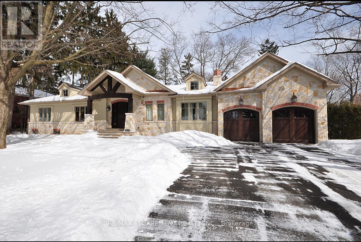 225 FORESTWOOD DRIVE, Oakville, Ontario