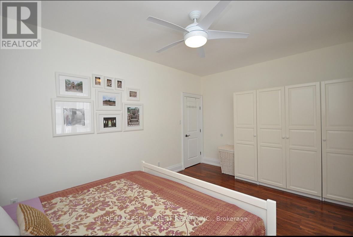 225 Forestwood Drive, Oakville, Ontario  L6J 4E5 - Photo 41 - W12610518