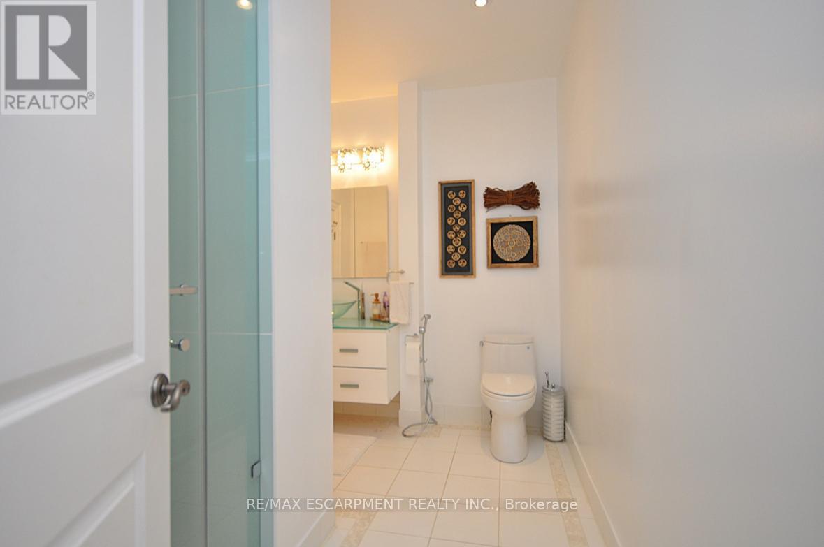 225 Forestwood Drive, Oakville, Ontario  L6J 4E5 - Photo 43 - W12610518