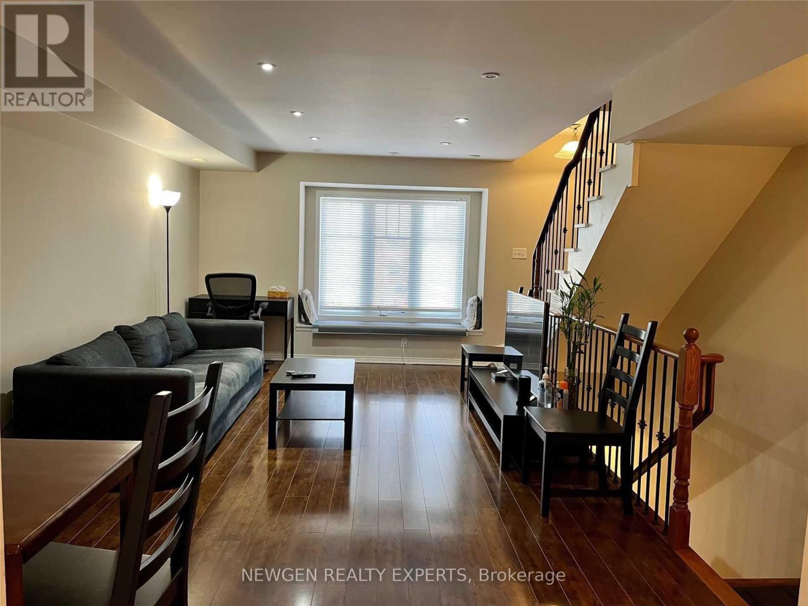 72 - 3250 Bentley Drive, Mississauga, Ontario L5M 0P7 - Photo 3 - W12610522