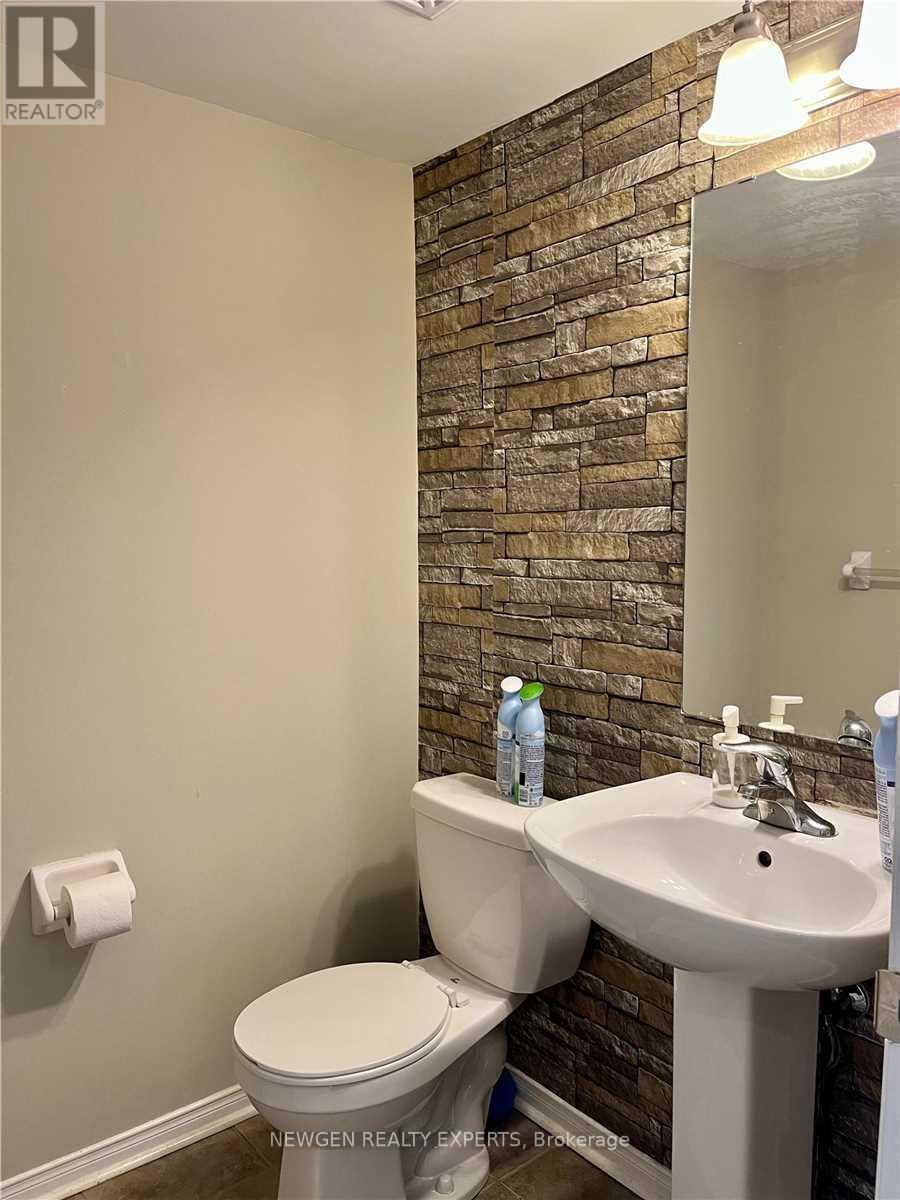 72 - 3250 Bentley Drive, Mississauga, Ontario L5M 0P7 - Photo 5 - W12610522