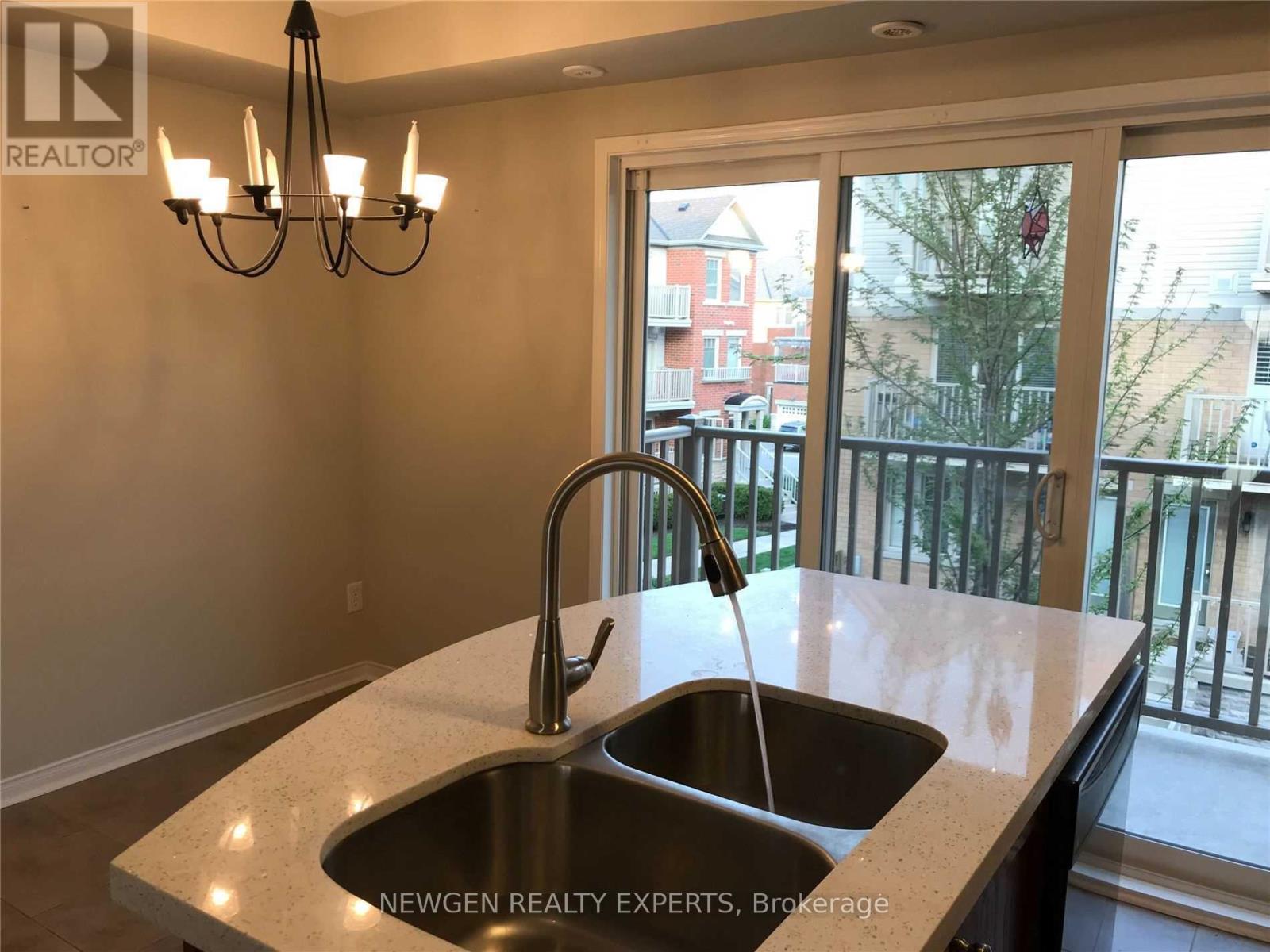 72 - 3250 Bentley Drive, Mississauga, Ontario L5M 0P7 - Photo 8 - W12610522