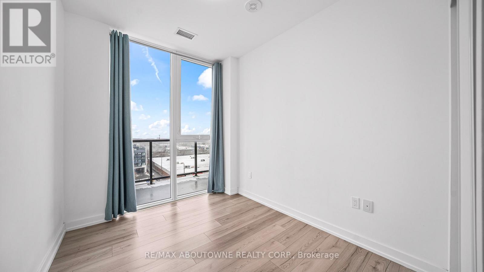 Ph 1007 - 1195 The Queensway Avenue, Toronto, Ontario  M8Z 0H1 - Photo 12 - W12610572