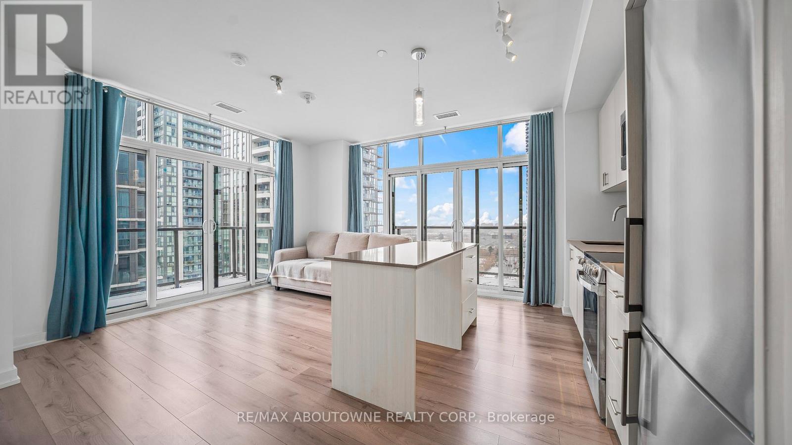 Ph 1007 - 1195 The Queensway Avenue, Toronto, Ontario  M8Z 0H1 - Photo 14 - W12610572