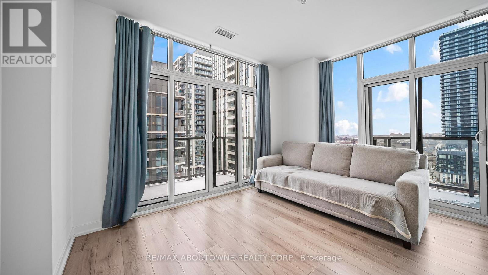 Ph 1007 - 1195 The Queensway Avenue, Toronto, Ontario  M8Z 0H1 - Photo 18 - W12610572