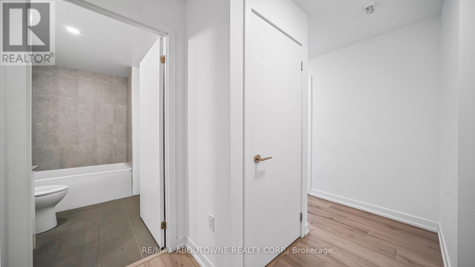 Ph 1007 - 1195 The Queensway Avenue, Toronto, Ontario  M8Z 0H1 - Photo 6 - W12610572