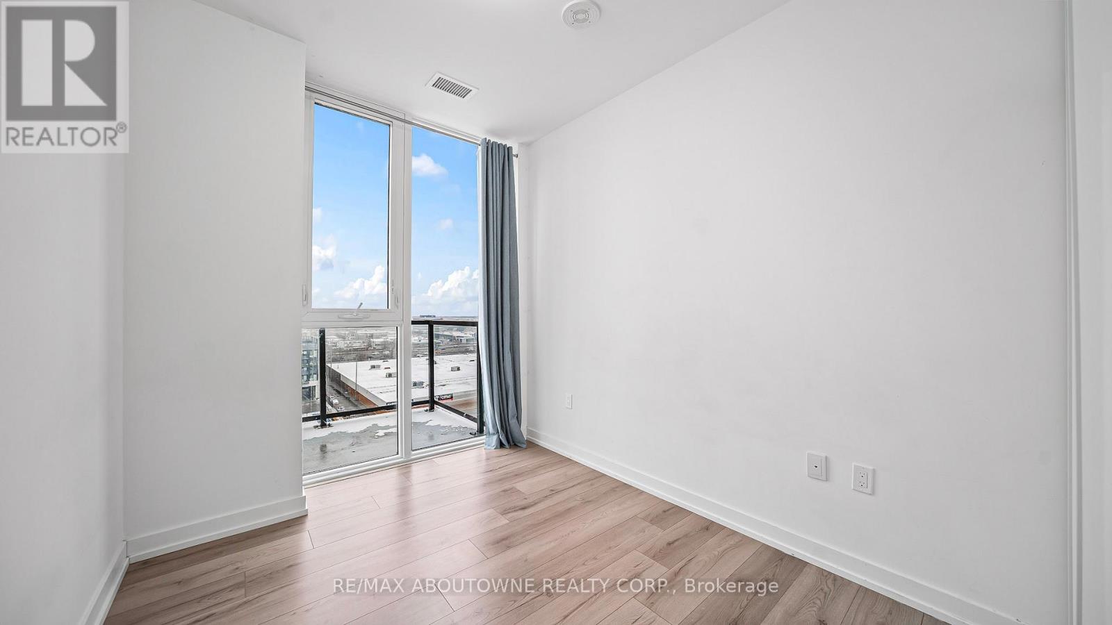 Ph 1007 - 1195 The Queensway Avenue, Toronto, Ontario  M8Z 0H1 - Photo 9 - W12610572