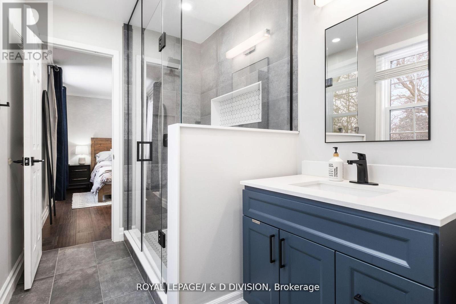 4226 Longmoor Drive, Burlington, Ontario  L7L 4Z9 - Photo 16 - W12610576