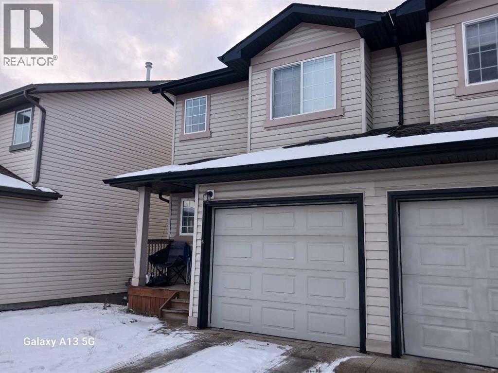 72 Arthur Close, Red Deer, Alberta  T4R 3M5 - Photo 2 - A2272929