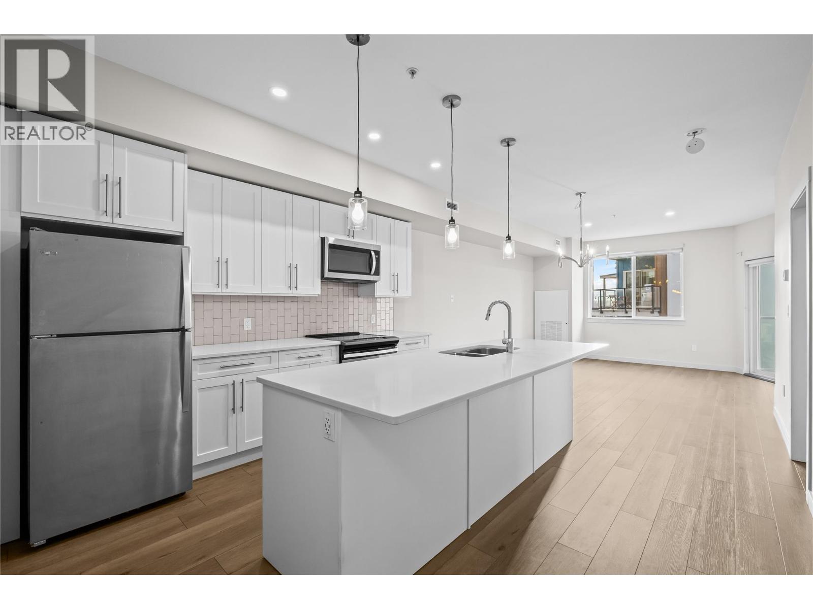 3638 Mission Springs Drive Unit# 406, Kelowna, British Columbia