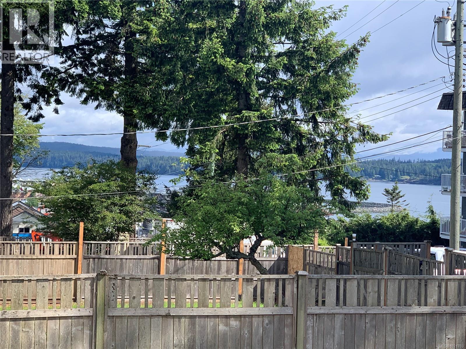 901 Dogwood St, Campbell River, British Columbia