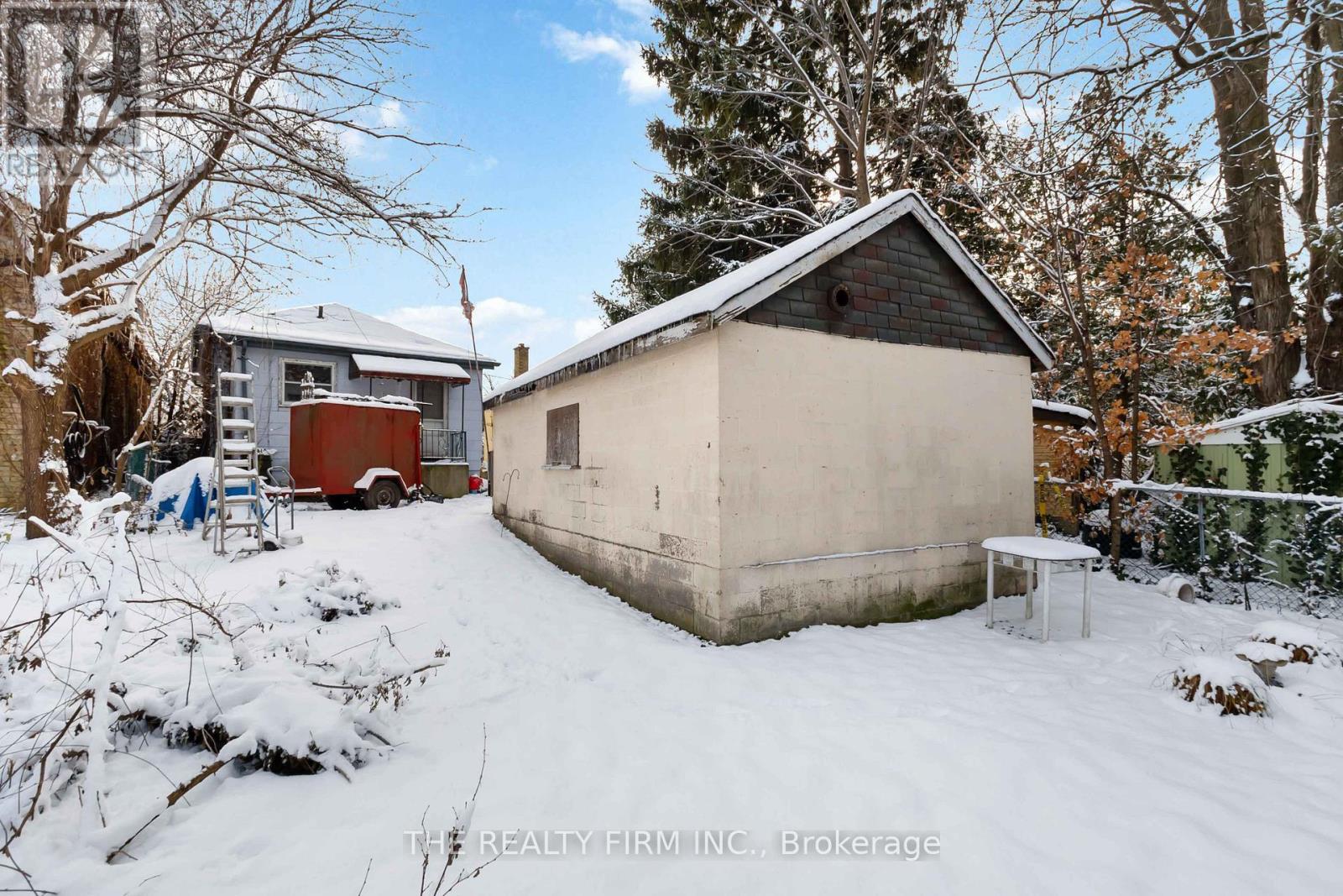 900 Dufferin Avenue, London East (East G), Ontario  N5W 3K2 - Photo 9 - X12610594