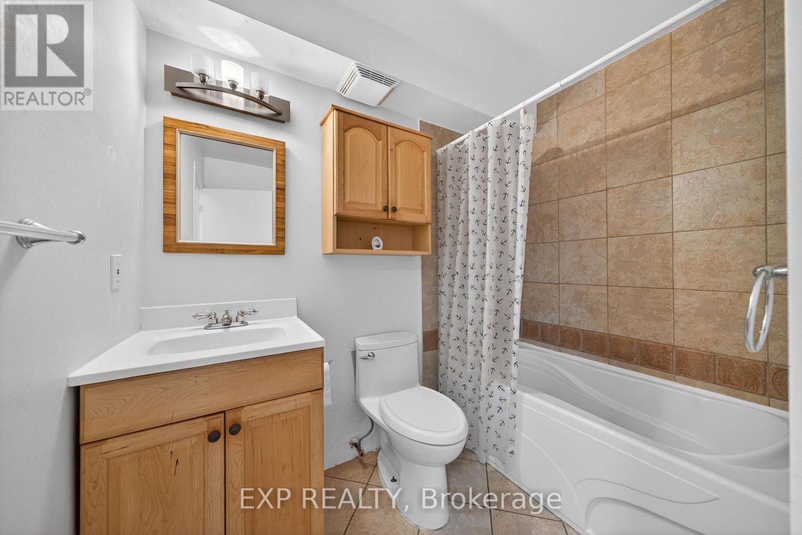 211 - 727 Deveron Crescent, London South, Ontario  N5Z 4X4 - Photo 18 - X12610720