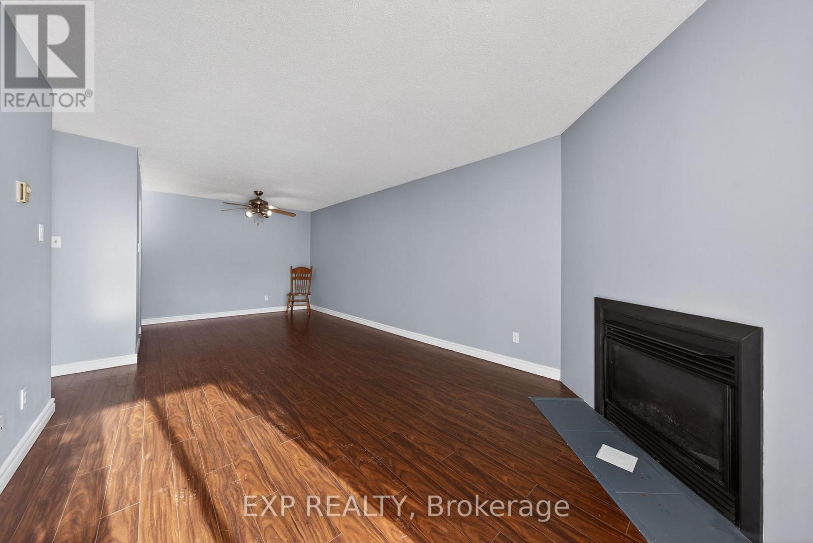 211 - 727 Deveron Crescent, London South, Ontario  N5Z 4X4 - Photo 3 - X12610720