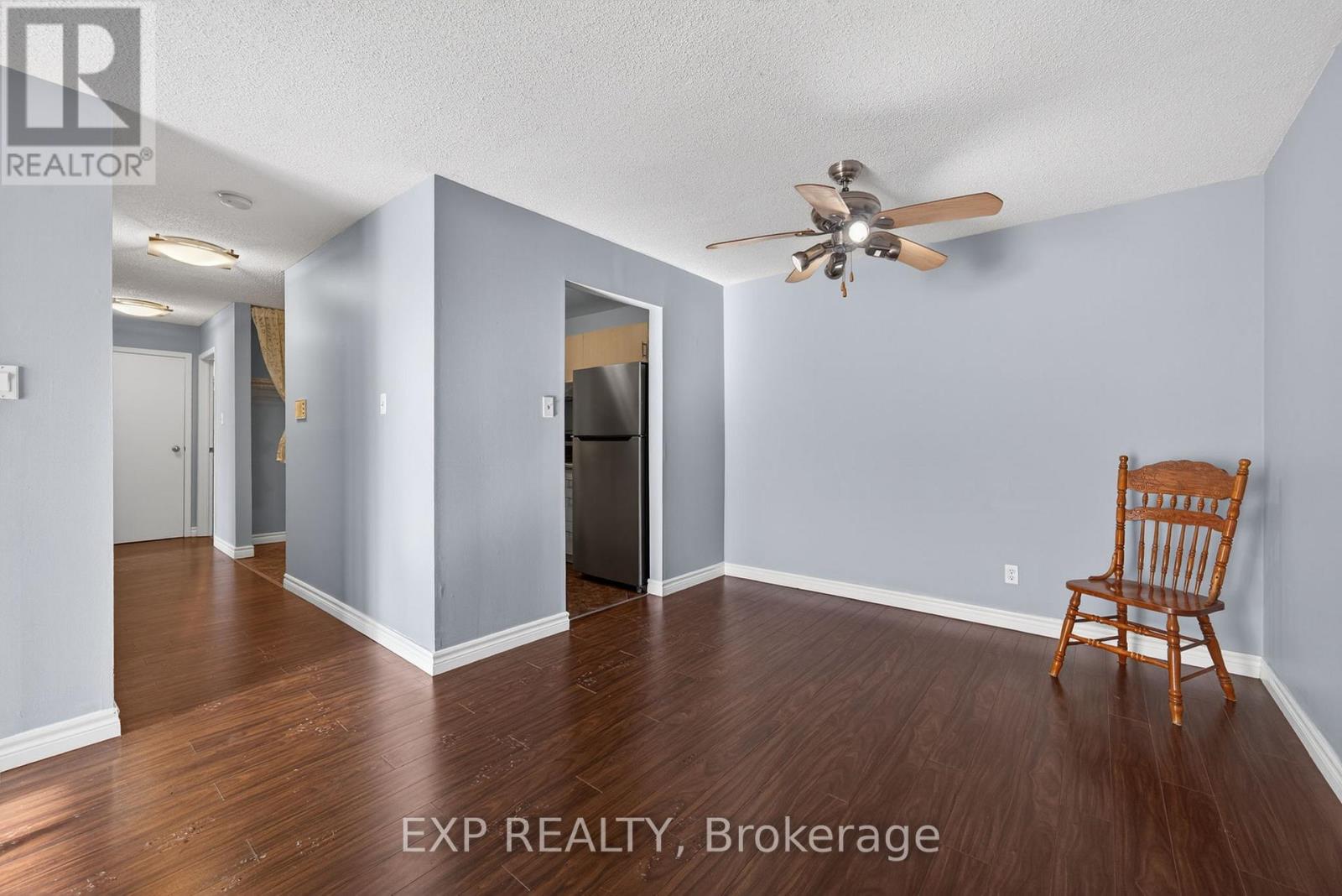 211 - 727 Deveron Crescent, London South, Ontario  N5Z 4X4 - Photo 4 - X12610720