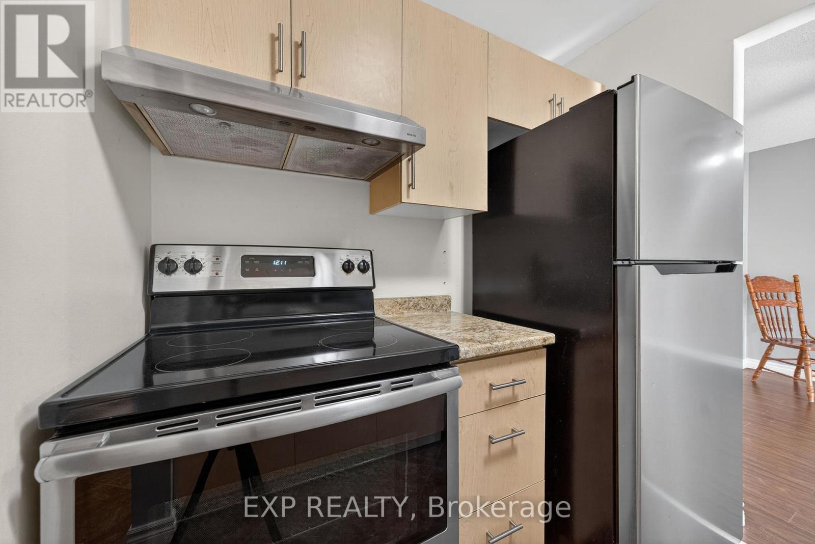 211 - 727 Deveron Crescent, London South, Ontario  N5Z 4X4 - Photo 9 - X12610720