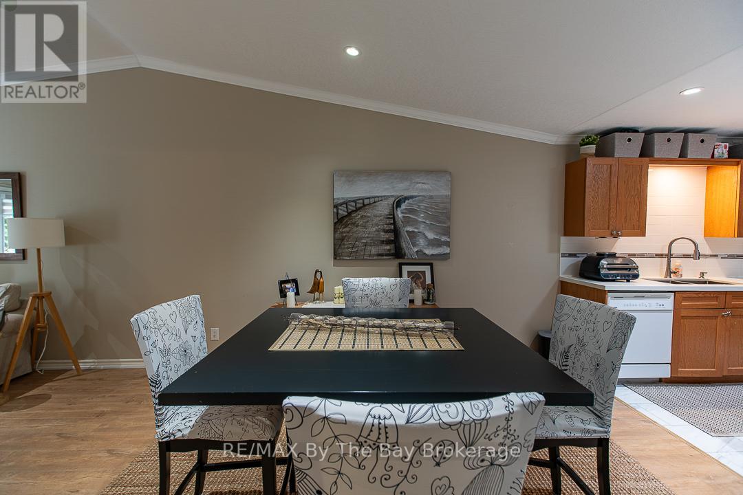 67 Meadow Lane, Wasaga Beach, Ontario  L9Z 0A3 - Photo 15 - S12473058