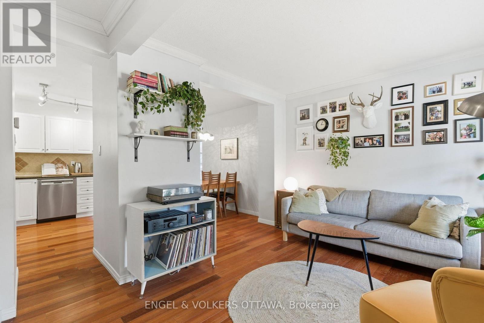 364 Arlington Avenue, Ottawa, Ontario  K1R 6Z3 - Photo 4 - X12610632