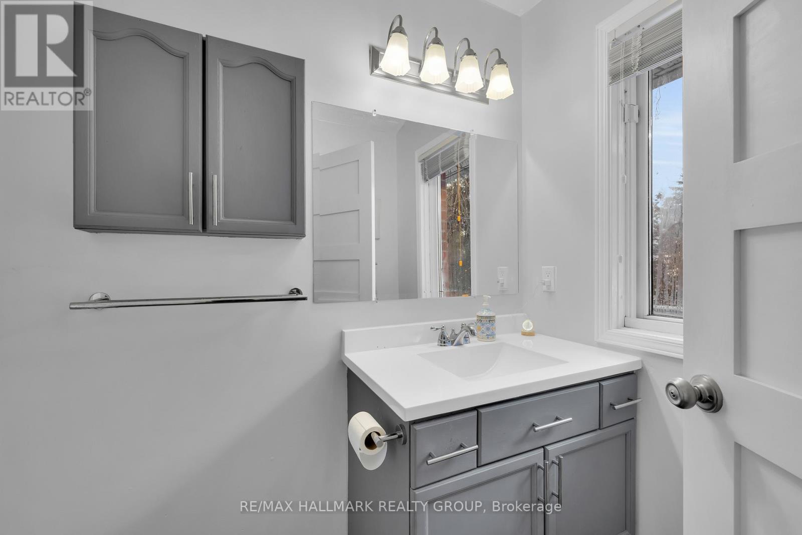 10 Frederick Street, Lansdowne Village, Ontario  K0E 1L0 - Photo 21 - X12610658