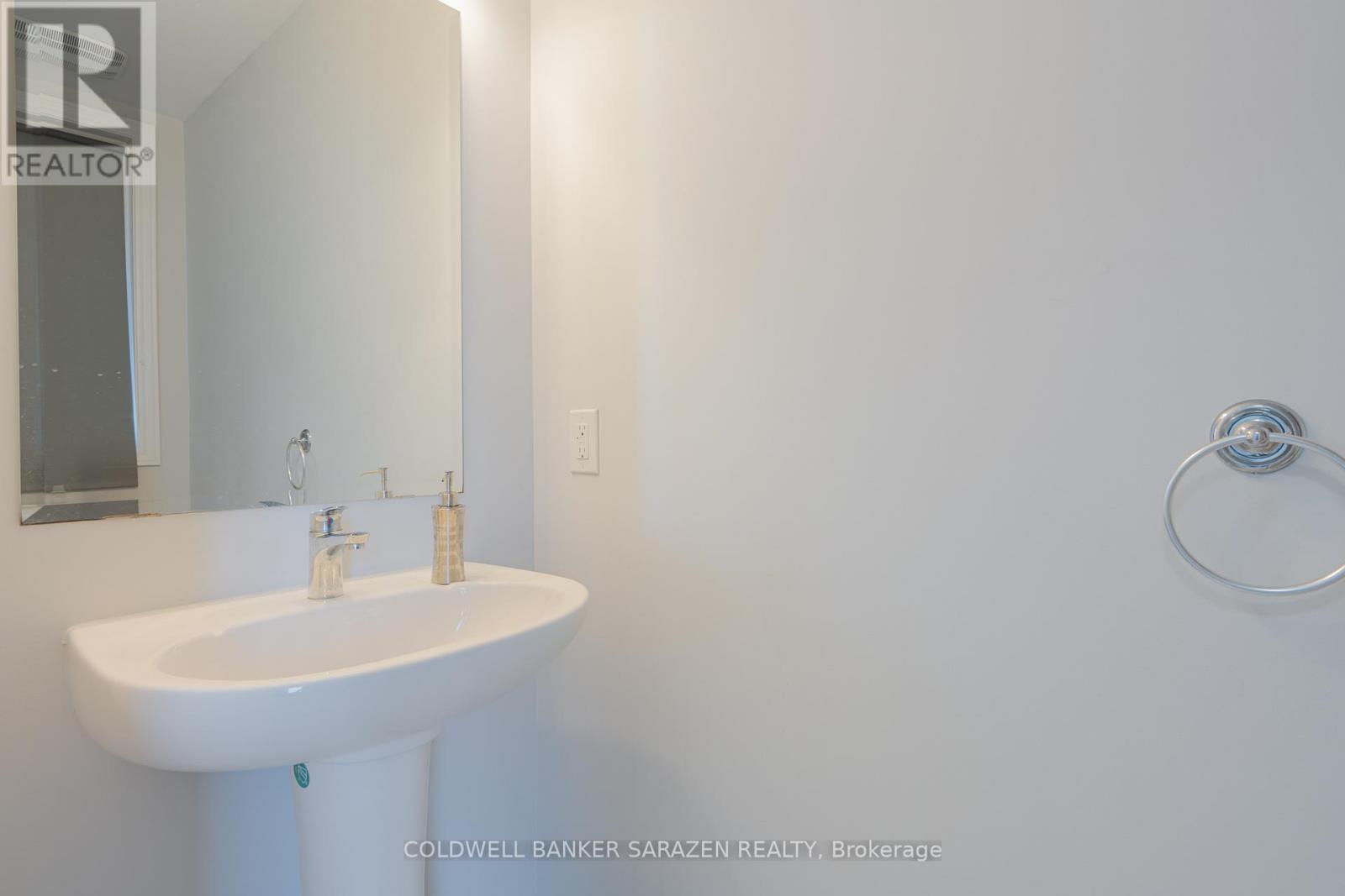 149 Westover Crescent, Ottawa, Ontario  K2T 0K6 - Photo 5 - X12610674