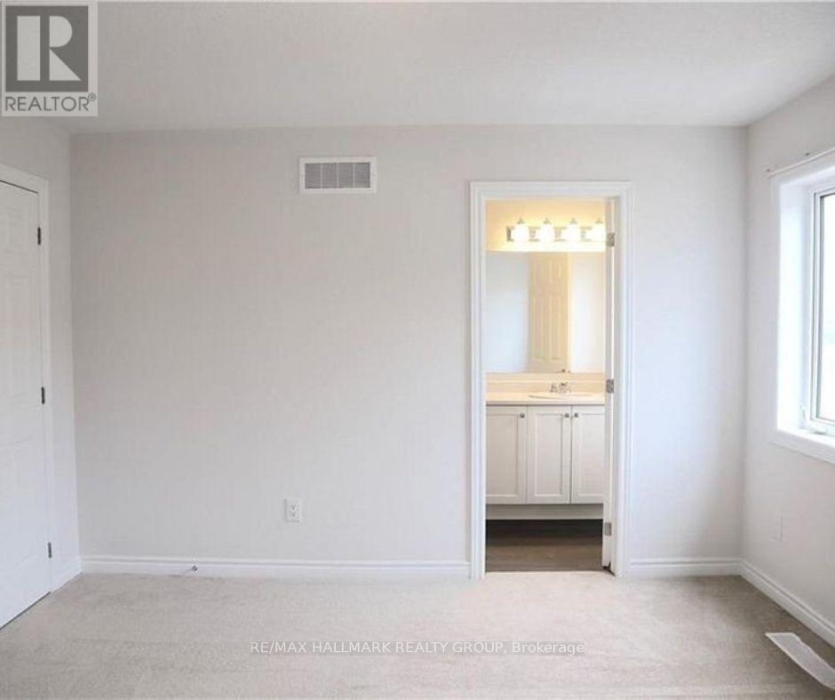 1686 Maple Grove Street, Ottawa, Ontario  K2S 2R3 - Photo 11 - X12610690