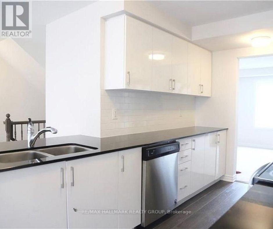 1686 Maple Grove Street, Ottawa, Ontario  K2S 2R3 - Photo 7 - X12610690