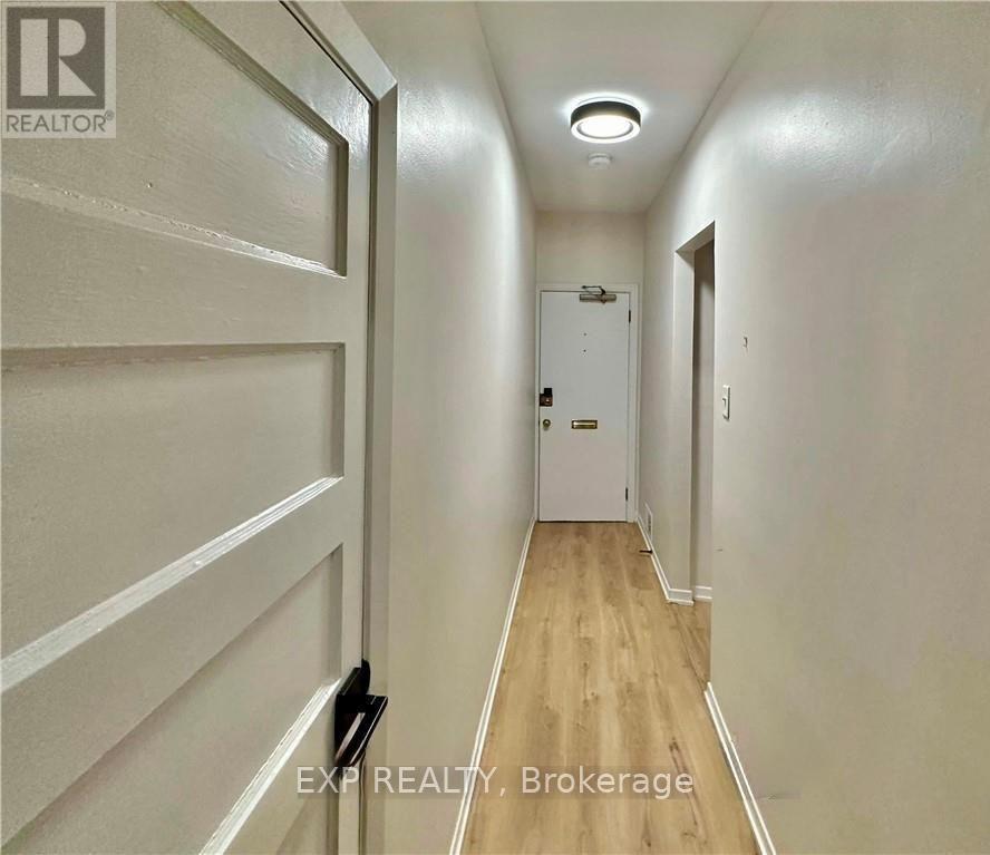 2 - 162 Ivy Crescent, Ottawa, Ontario  K1M 1X6 - Photo 3 - X12610742