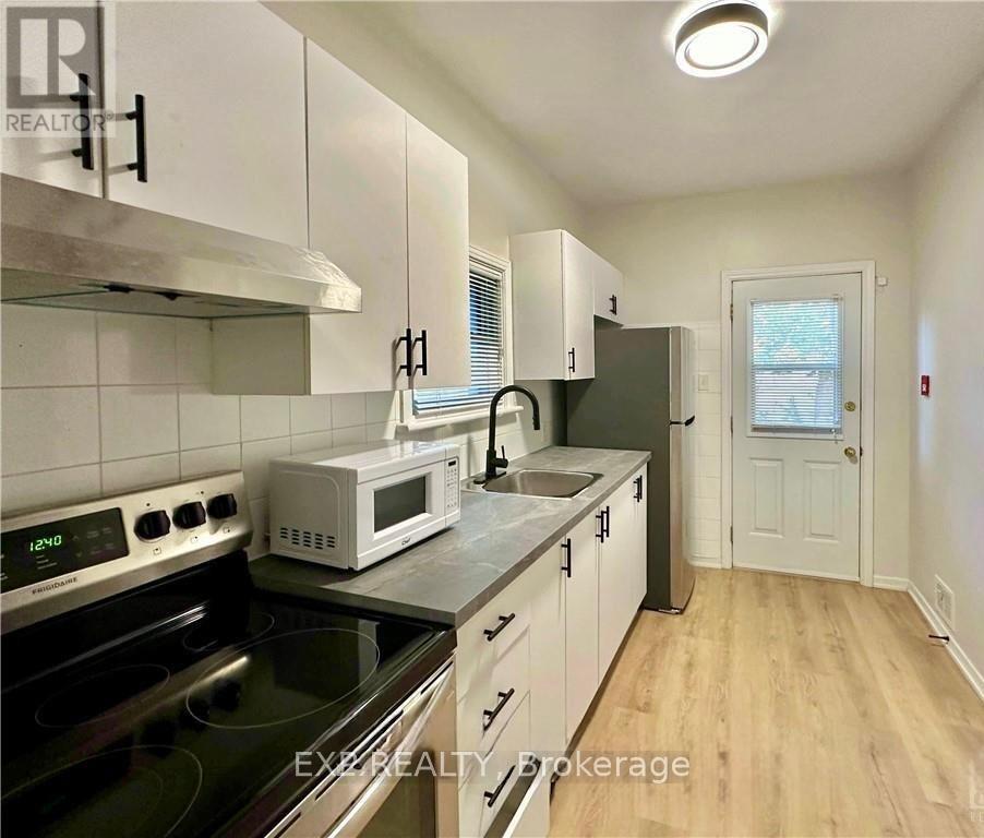 2 - 162 Ivy Crescent, Ottawa, Ontario  K1M 1X6 - Photo 4 - X12610742