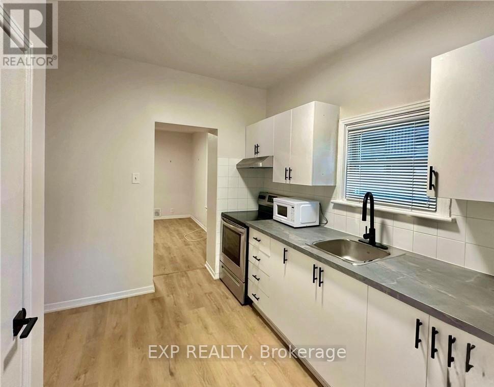 2 - 162 Ivy Crescent, Ottawa, Ontario  K1M 1X6 - Photo 5 - X12610742