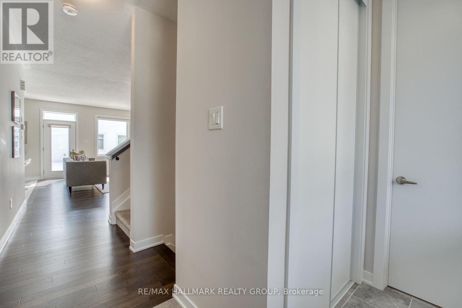 30 Focality Crescent, Ottawa, Ontario  K2J 6W7 - Photo 6 - X12610750