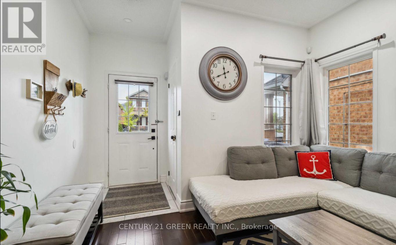 98 Personna Circle, Brampton, Ontario  L6X 0S9 - Photo 5 - W12579154