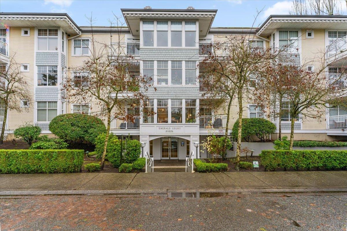 102 20228 54th Avenue, Langley, British Columbia  V3A 3W3 - Photo 2 - R3072742