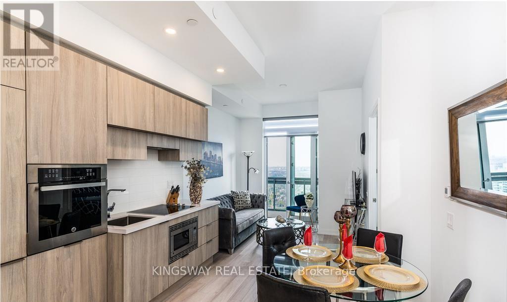 3901 - 39 Roehampton Avenue, Toronto, Ontario  M4P 1P9 - Photo 5 - C12610578