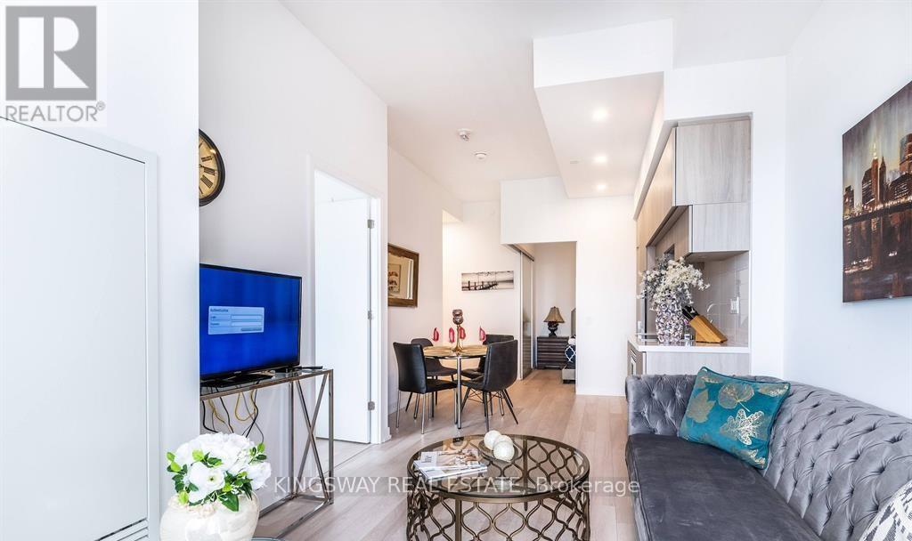 3901 - 39 Roehampton Avenue, Toronto, Ontario  M4P 1P9 - Photo 9 - C12610578