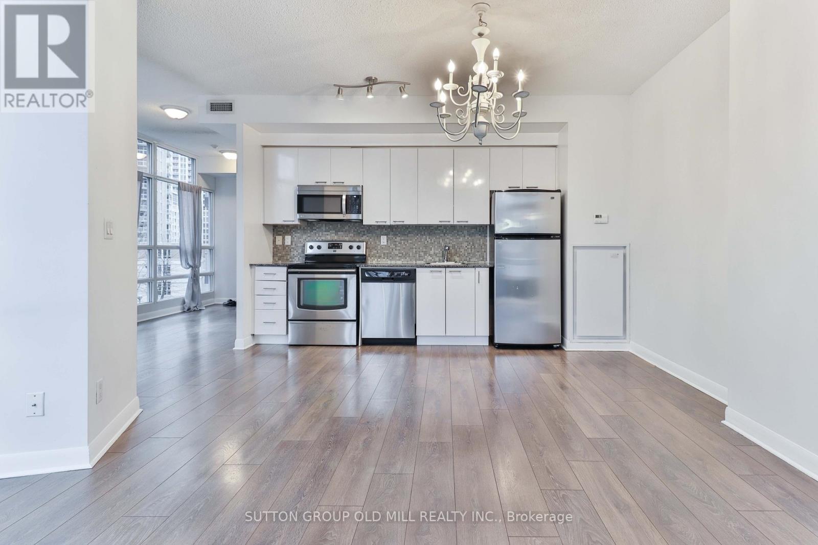 405 - 15 BRUYERES MEWS, Toronto, Ontario