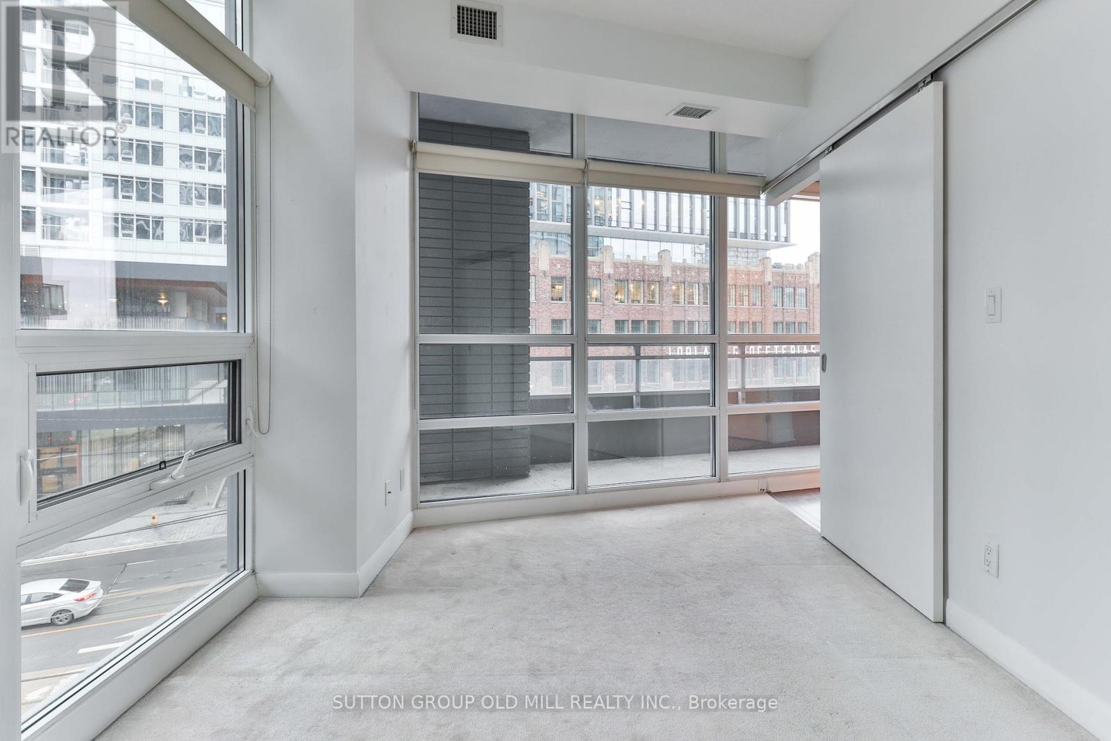 405 - 15 Bruyeres Mews, Toronto (Waterfront Communities), Ontario  M5V 0A7 - Photo 9 - C12610596