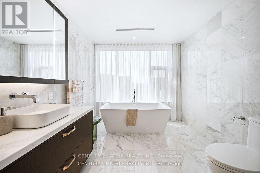 810 - 455 Wellington Street W, Toronto, Ontario  M5J 2R2 - Photo 36 - C12610636