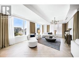 810 - 455 WELLINGTON STREET W