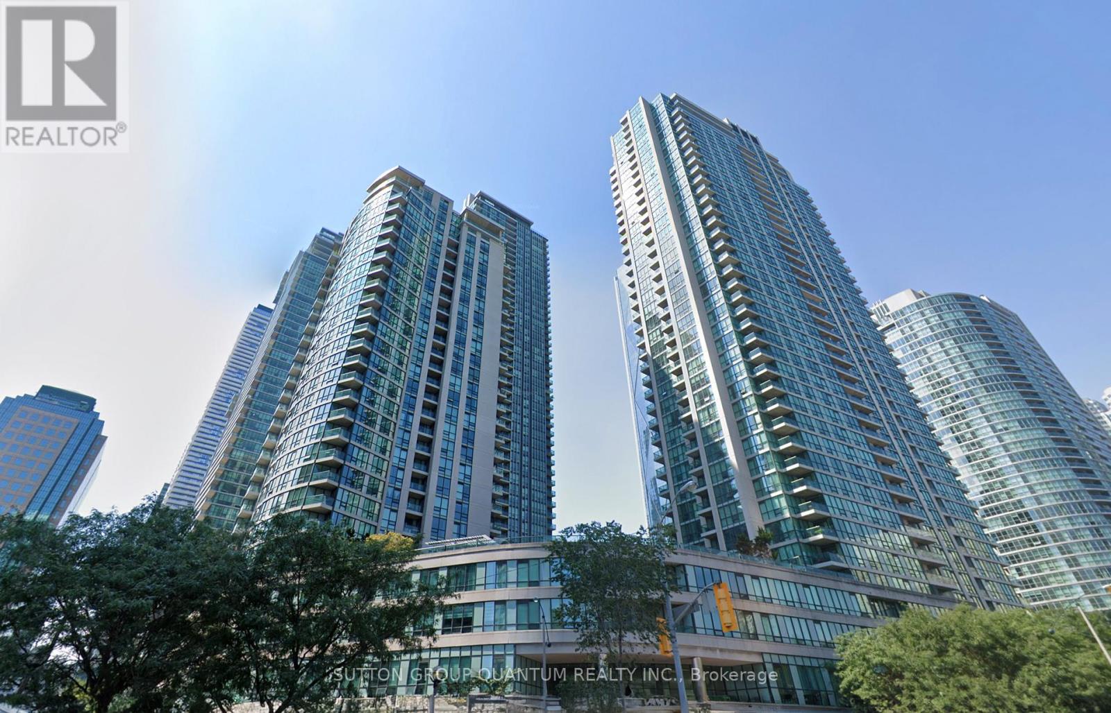 206 - 16 YONGE STREET, Toronto, Ontario