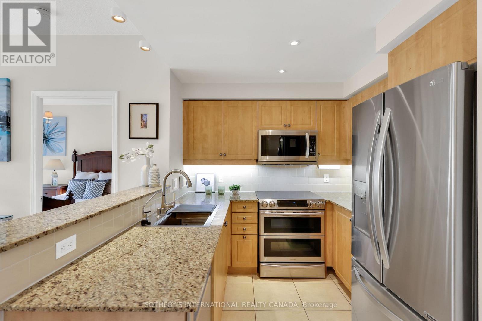 415 - 451 Rosewell Avenue, Toronto, Ontario M4R 2H8 - Photo 5 - C12610716