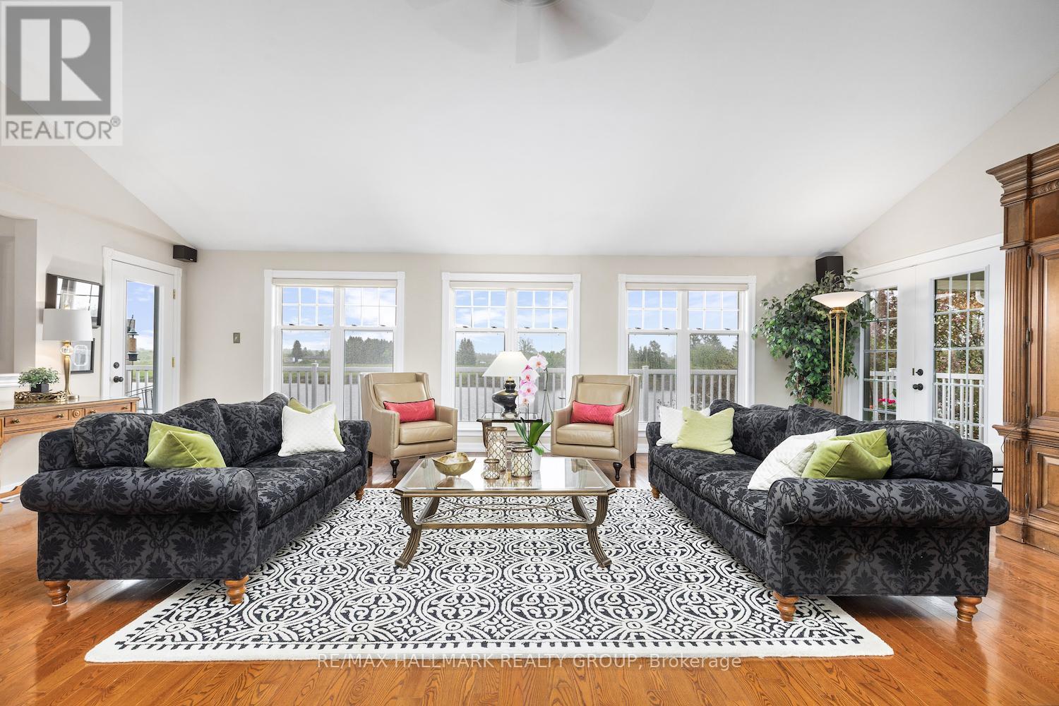 1 Rideau Glen Drive, Ottawa, Ontario  K2C 3H1 - Photo 5 - X12516460