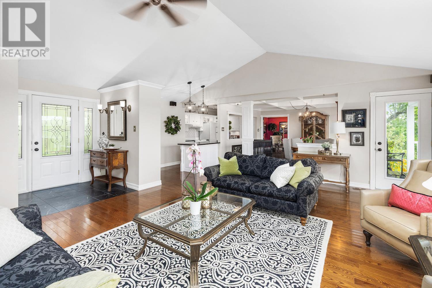 1 Rideau Glen Drive, Ottawa, Ontario  K2C 3H1 - Photo 8 - X12516460